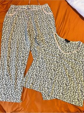 Neutral Leopard Print Top - Black on Cream